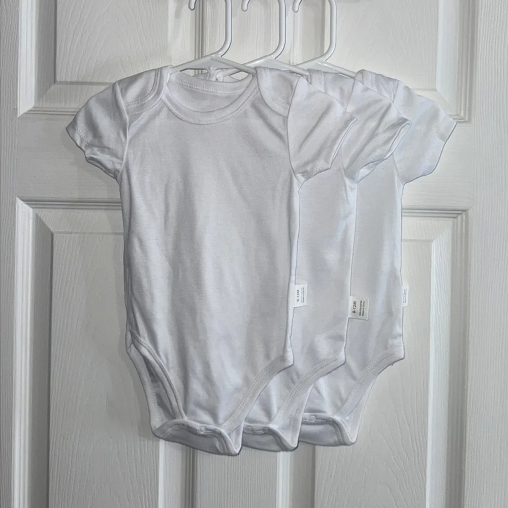Baby One-Piece Bodysuit (3-Pack) Classic White 9-12 Months NEW